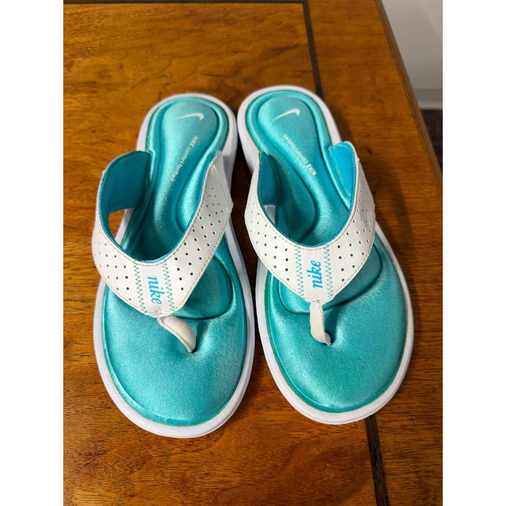 Nike Womens 8 Teal Flip Flop Comfort Footbed White Thong Sandal Sporty Casual